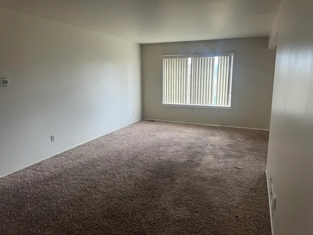 $1,300 | 19601 West 12 Mile Road, Unit 202, Southfield, MI 48076