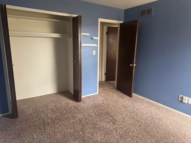 $1,300 | 19601 West 12 Mile Road, Unit 202, Southfield, MI 48076