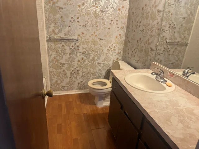 $1,300 | 19601 West 12 Mile Road, Unit 202, Southfield, MI 48076