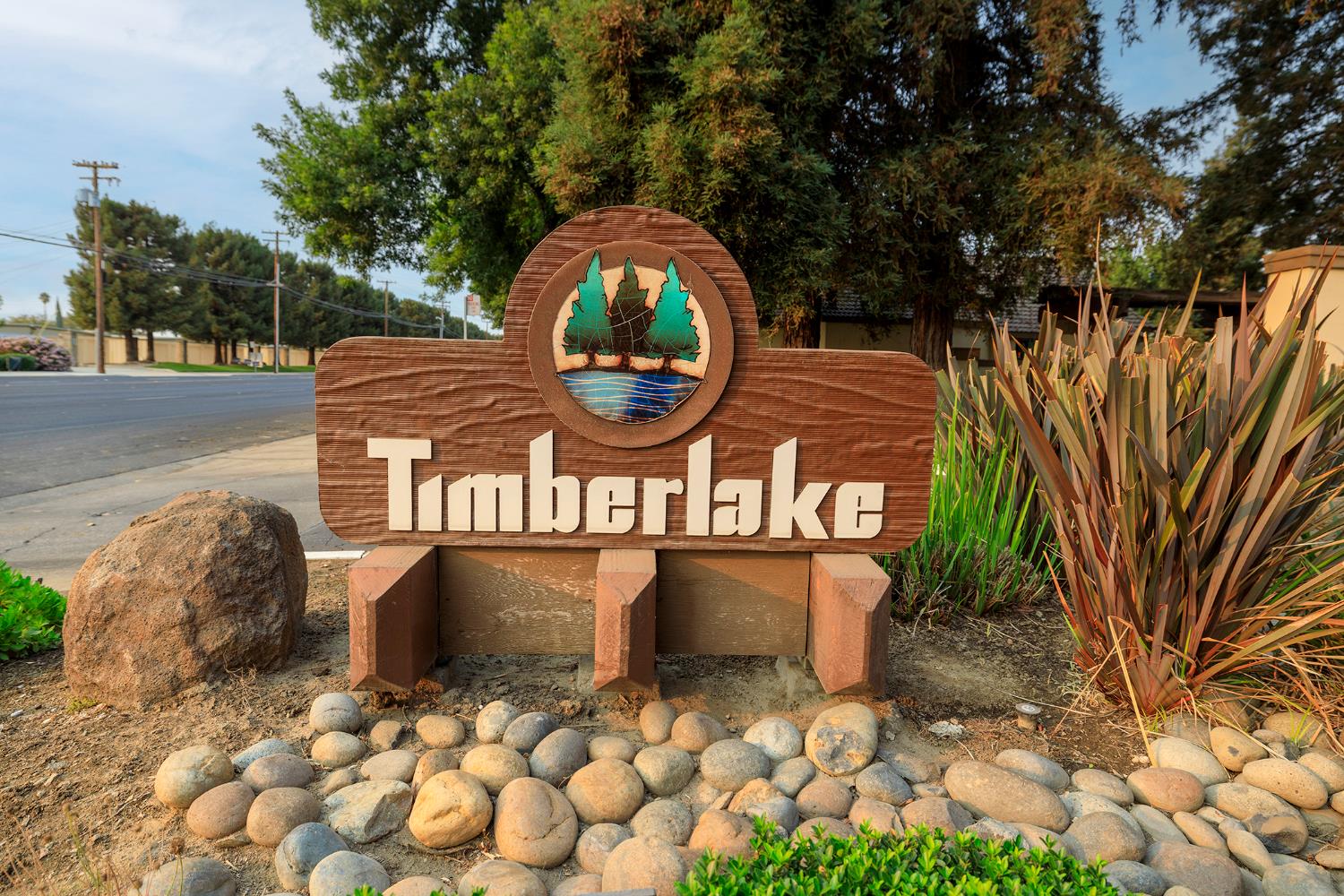 a view of a bench in backyard