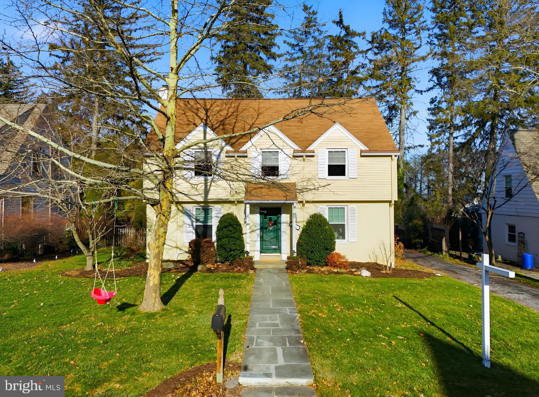 357 Old Garden Lane York, PA 17403 - Photo 38 of 62 a front view of house with yard