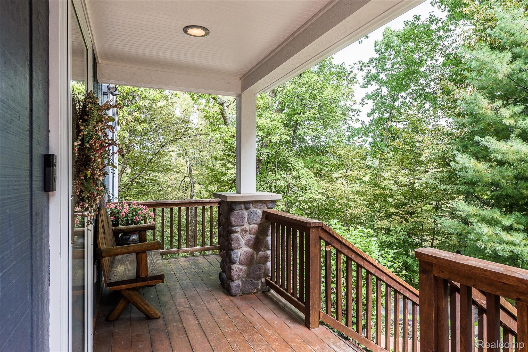 9815 Toma Road Pinckney, MI 48169 - Photo 4 of 59 DSC_1532.jpg