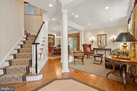 $2,400,000 | 7212 Farm Meadow Court, McLean, VA 22101