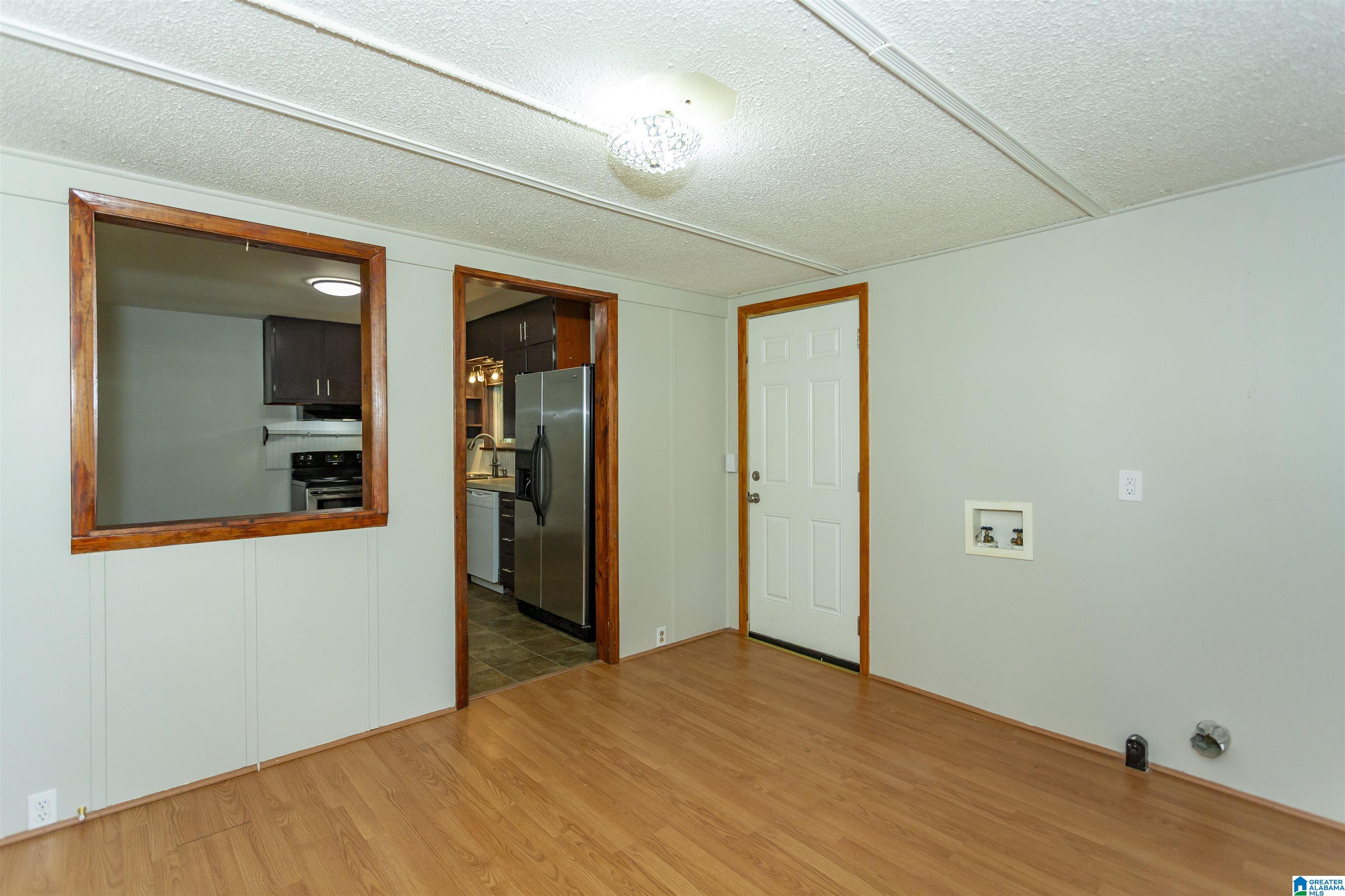 1025 Barnisdale Road Birmingham, AL 35235 - Photo 11 of 39