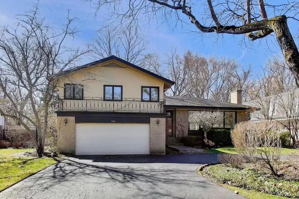 $950,000 | 754 Woodridge Lane, Glencoe, IL 60022