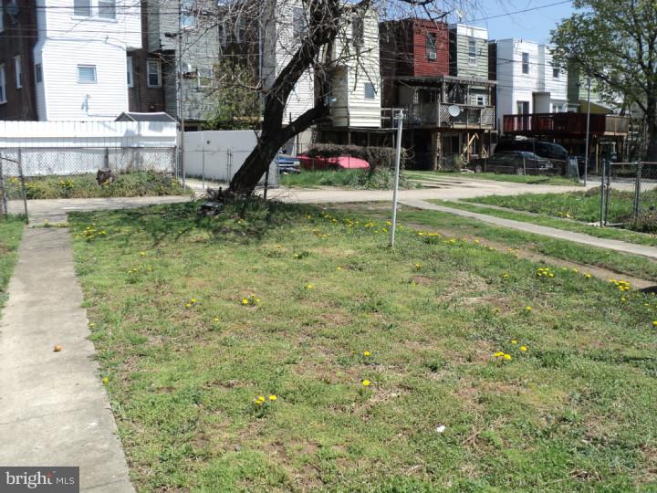 7227 Sommers Road Philadelphia, PA 19138 - Photo 3 of 24 Back Yard