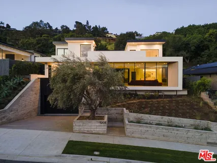 $5,295,000 | 5208 Sanchez Drive, Los Angeles, CA 90008