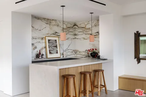 $5,295,000 | 5208 Sanchez Drive, Los Angeles, CA 90008