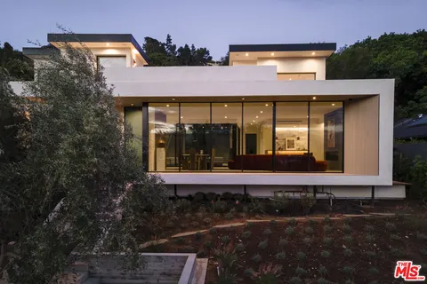 $5,295,000 | 5208 Sanchez Drive, Los Angeles, CA 90008