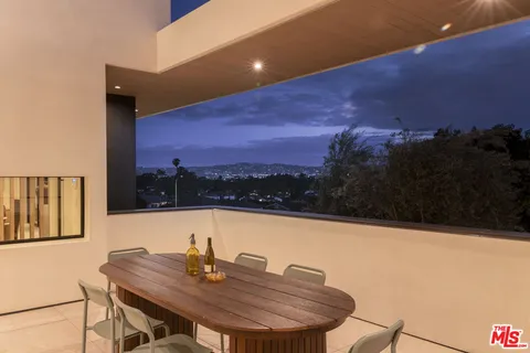$5,295,000 | 5208 Sanchez Drive, Los Angeles, CA 90008
