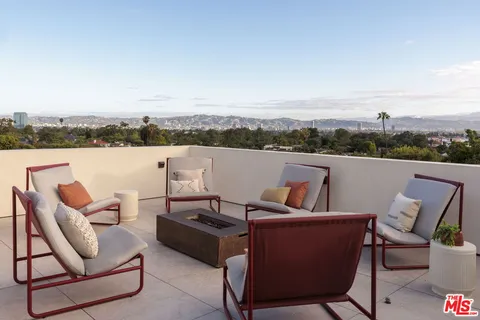 $5,295,000 | 5208 Sanchez Drive, Los Angeles, CA 90008