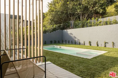 $5,295,000 | 5208 Sanchez Drive, Los Angeles, CA 90008