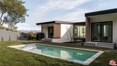 $5,295,000 | 5208 Sanchez Drive, Los Angeles, CA 90008