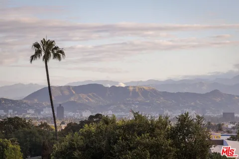 $5,295,000 | 5208 Sanchez Drive, Los Angeles, CA 90008