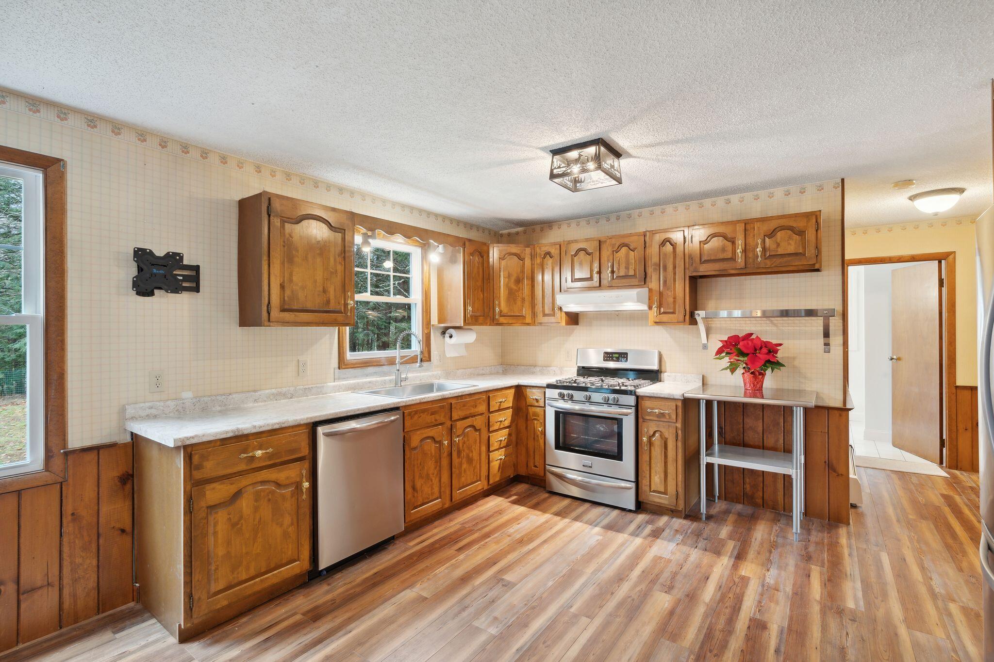 91 Weeks Road Gorham, ME 04038 - Photo 3 of 42 Kitchen