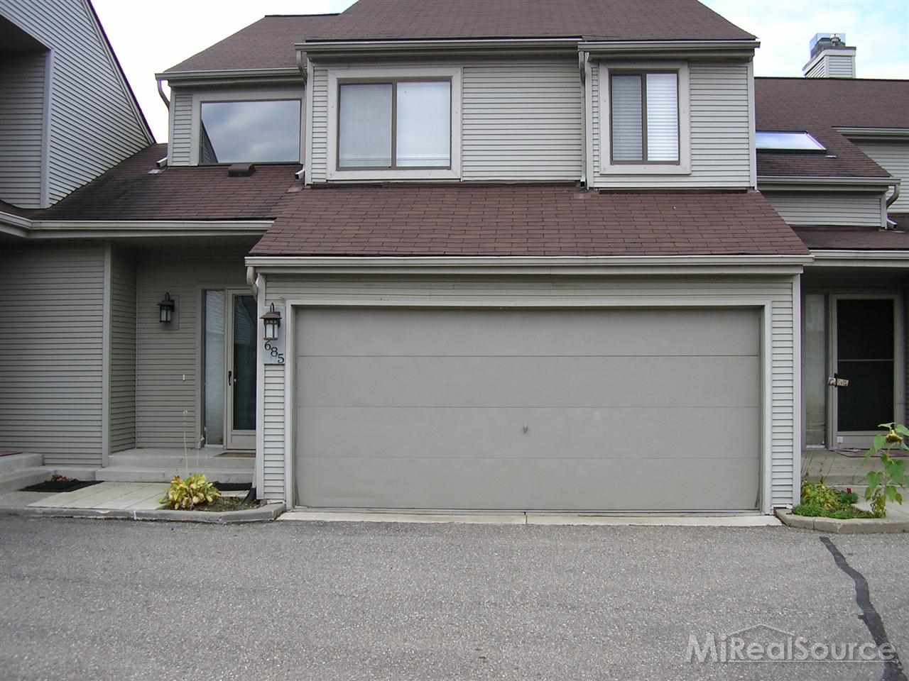 685 Highgate Mews, Unit 153 Rochester, MI 48307 - Photo 2 of 17 31218045-1.JPG