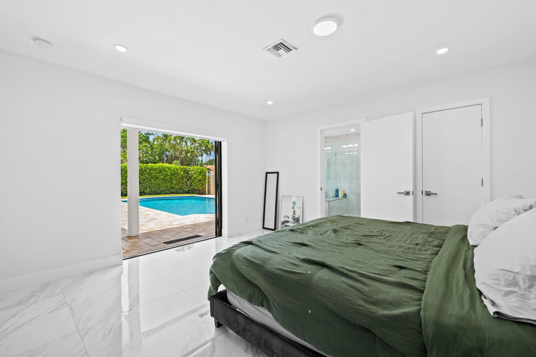 5122 Cleveland Street Hollywood, FL 33021 - Photo 19 of 28 19-web-or-mls-DSC_3938