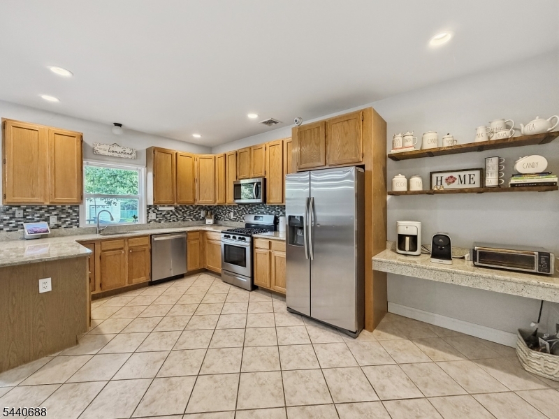 323 Frank Applegate Road Jackson, NJ 08527 - Photo 13 of 47