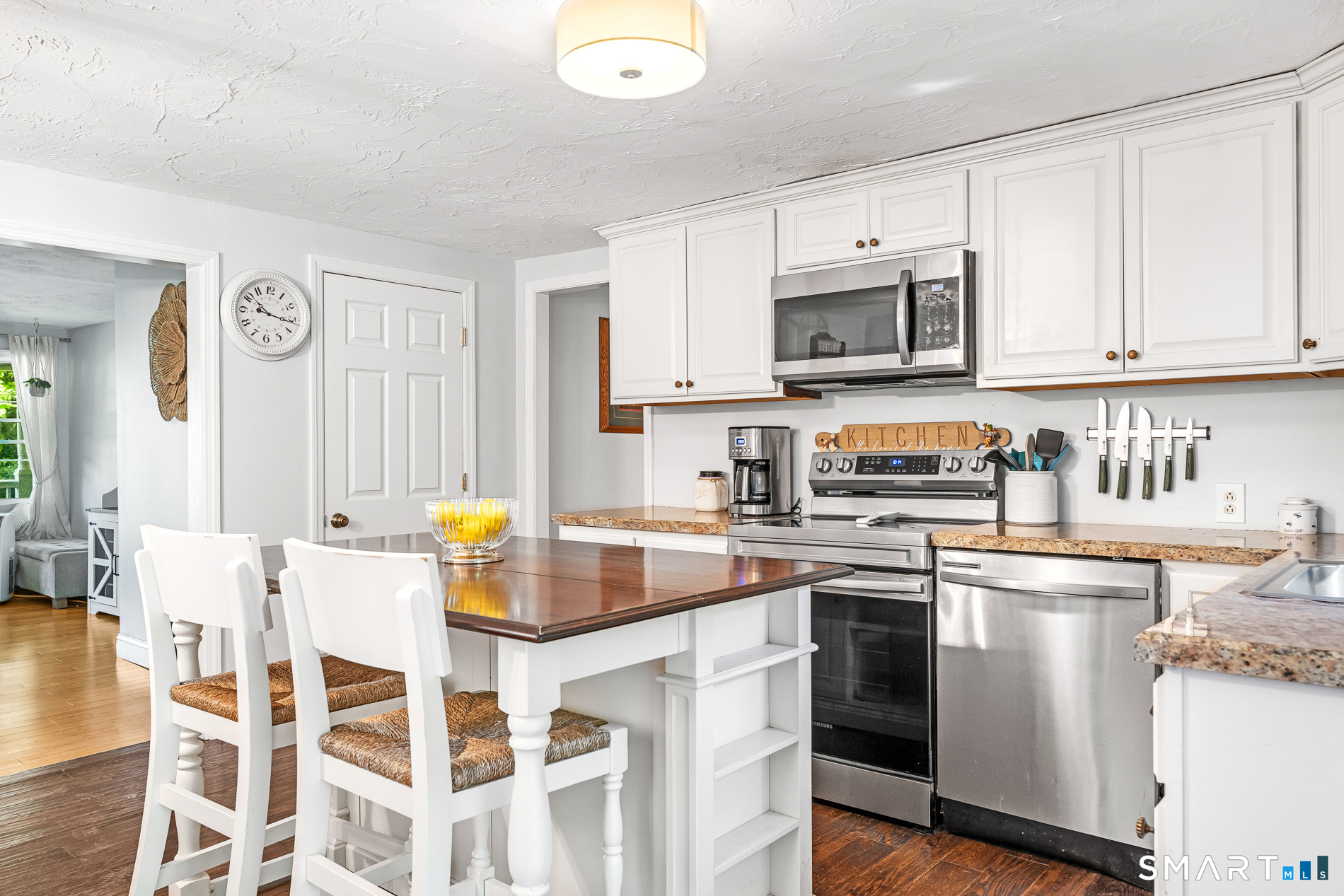 1070 Norwich Road Plainfield, CT 06374 - Photo 10 of 32