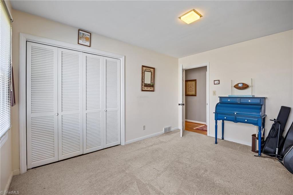 709 Overbrook Drive High Point, NC 27262 - Photo 17 of 42