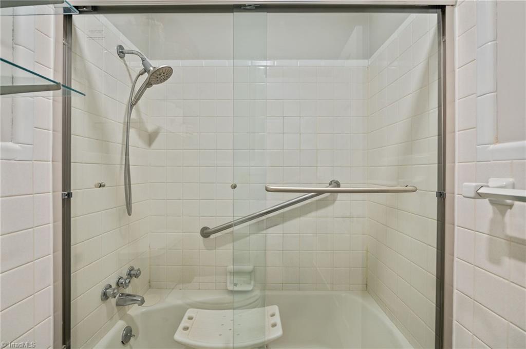 709 Overbrook Drive High Point, NC 27262 - Photo 22 of 42