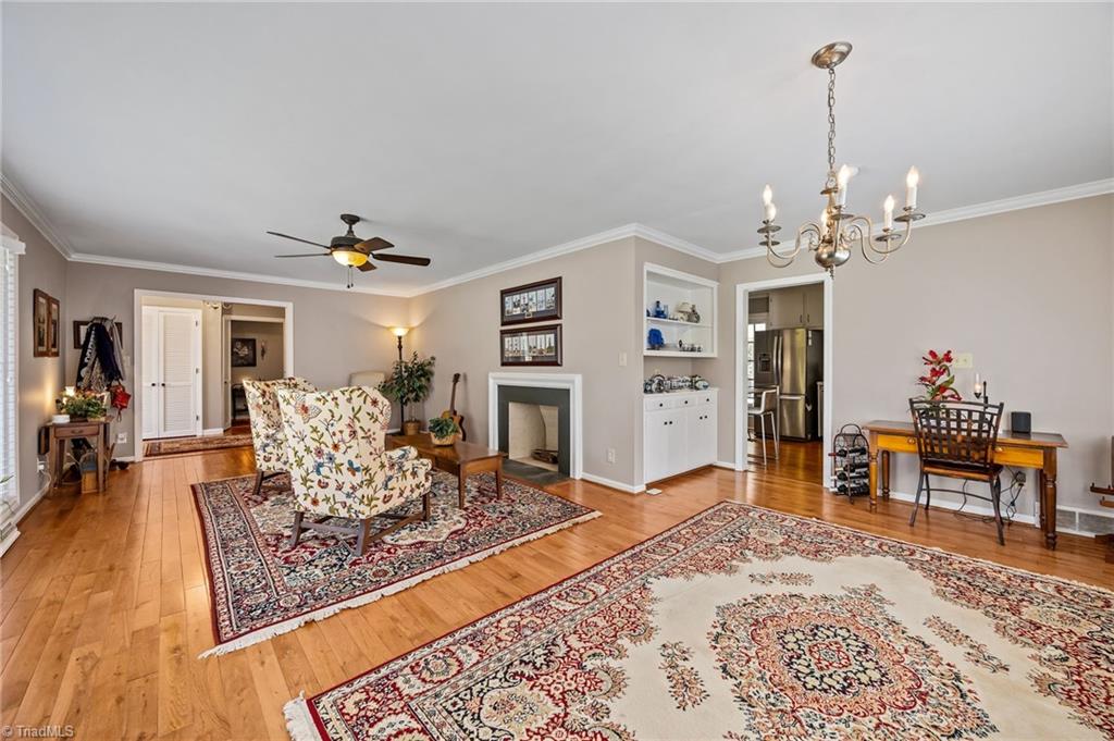 709 Overbrook Drive High Point, NC 27262 - Photo 4 of 42