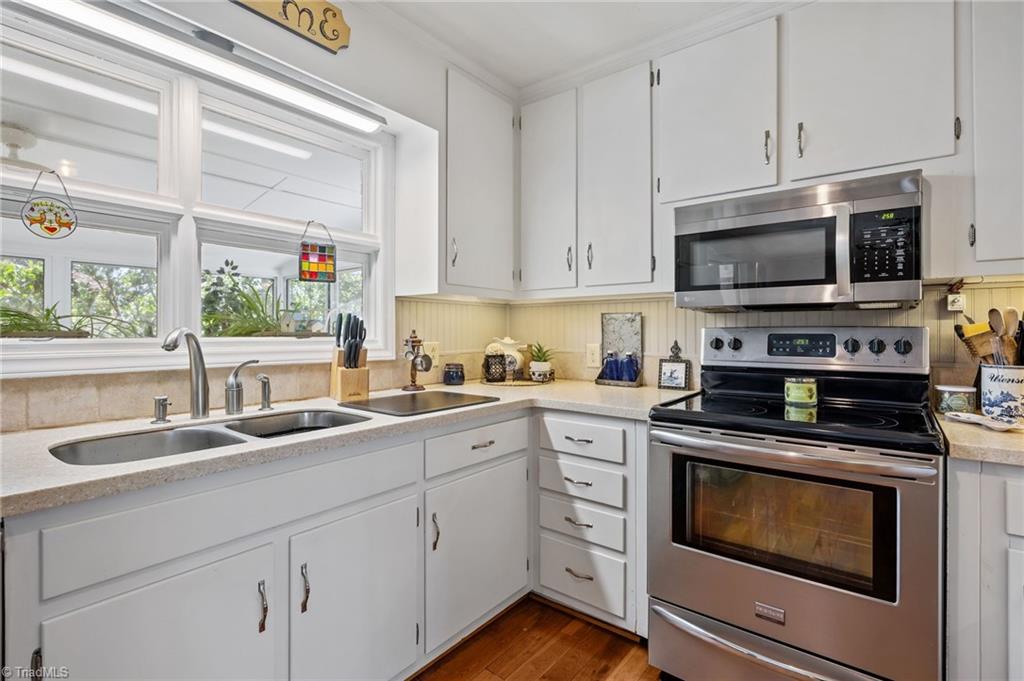 709 Overbrook Drive High Point, NC 27262 - Photo 7 of 42