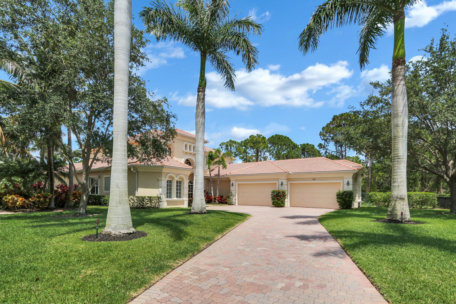 128 Bryce Lane Jupiter, FL 33458 - Photo 9 of 40 Front