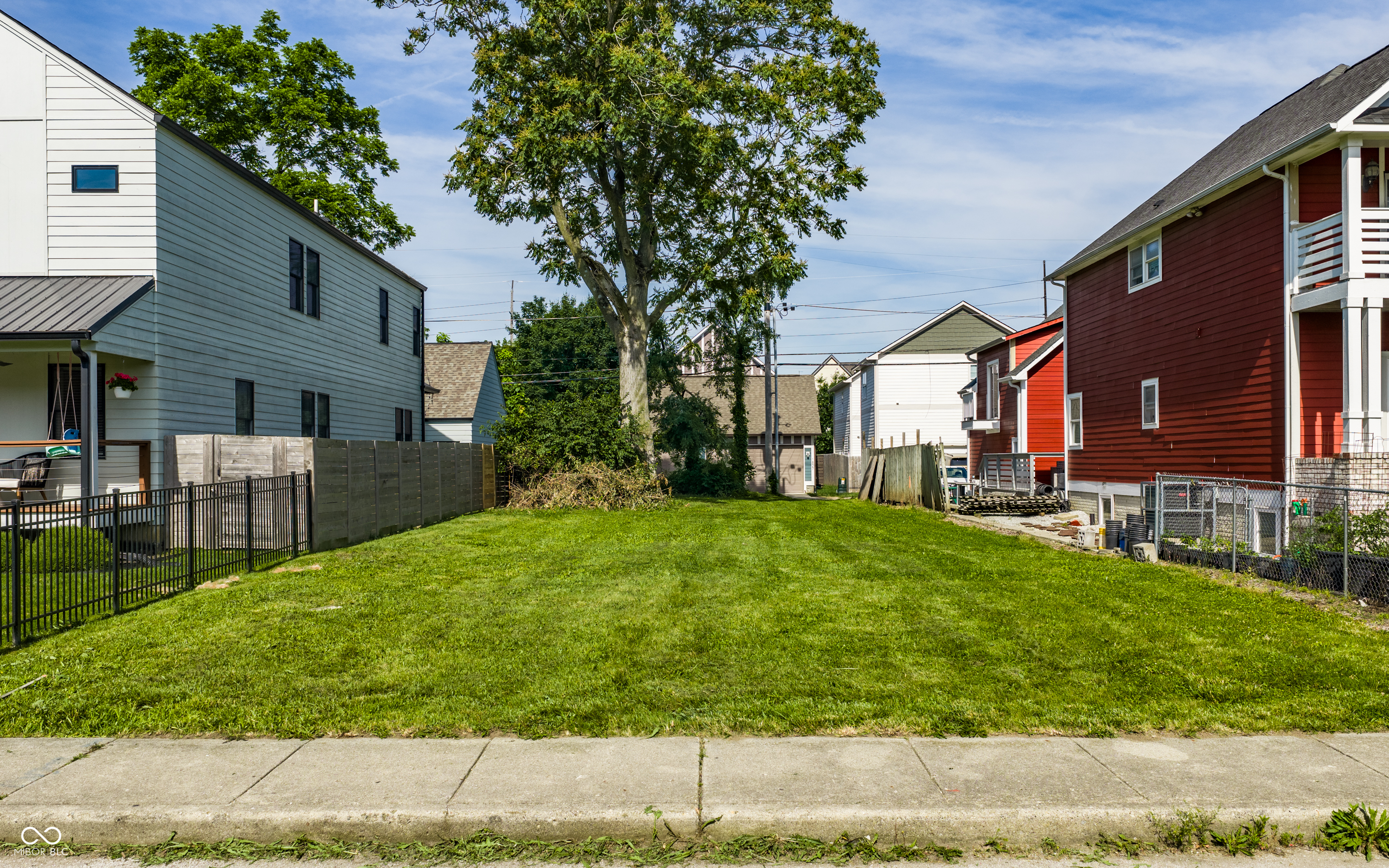 1824 Ruckle Street Indianapolis, IN 46202 - Photo 2 of 15