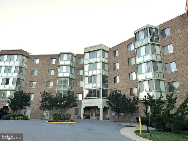 $228,000 | 2904 North Leisure World Boulevard, Unit 211, Silver Spring, MD 20906