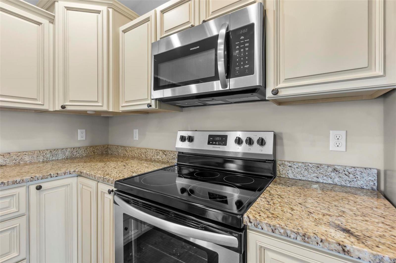 2504 Jonathan Drive Jackson, MO 63755 - Photo 9 of 37