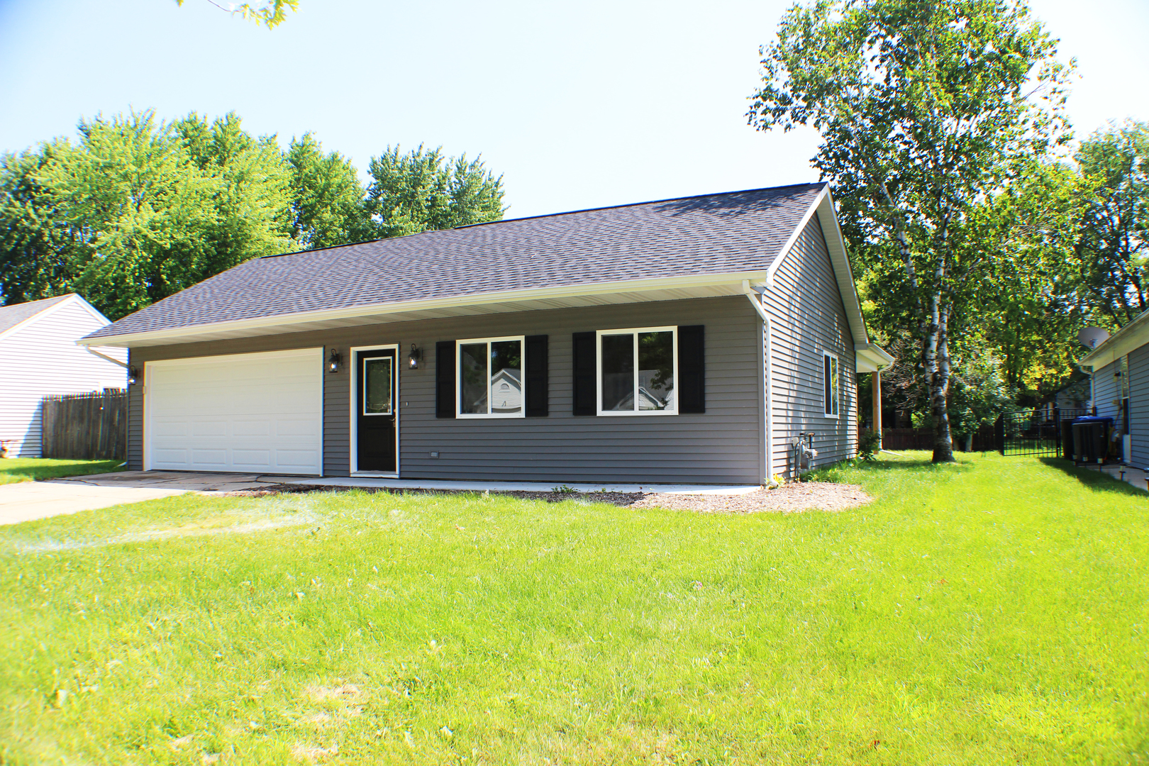 141 Fernwood Road Montgomery, IL 60538 - Photo 2 of 15