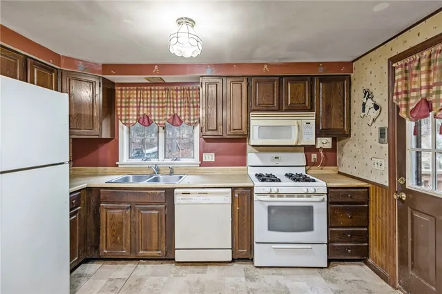 $399,000 | 45 Joe Sweet Road, Glocester, RI 02814