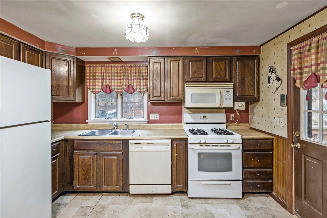 45 Joe Sweet Road Glocester, RI 02814 - Photo 14 of 42