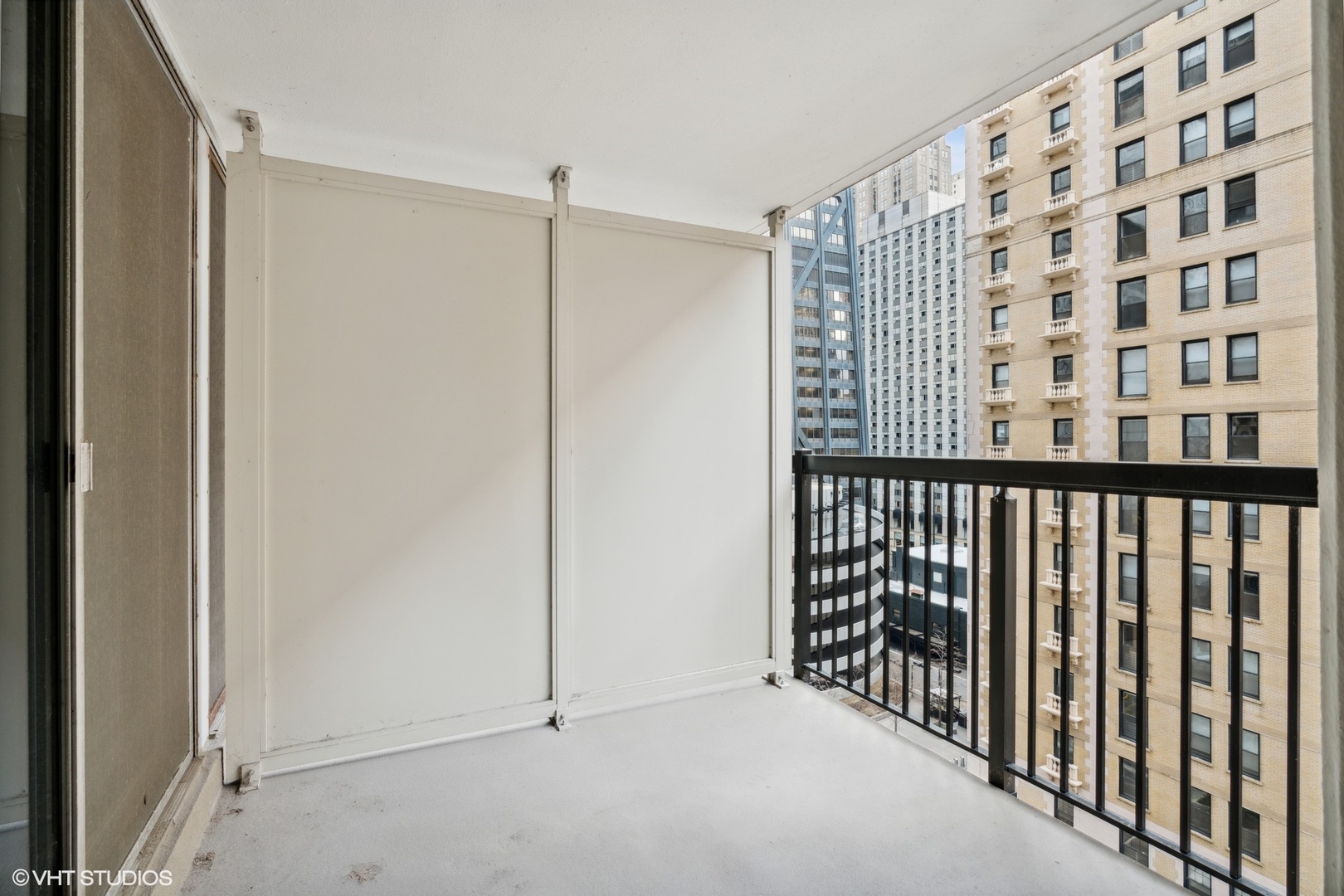 201 East Chestnut Street, Unit 10E Chicago, IL 60611 - Photo 8 of 12 a view of a hallway with windows