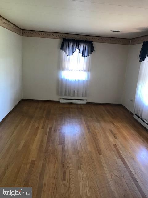 4510 Salem Bottom Road Westminster, MD 21157 - Photo 10 of 20 Living Room