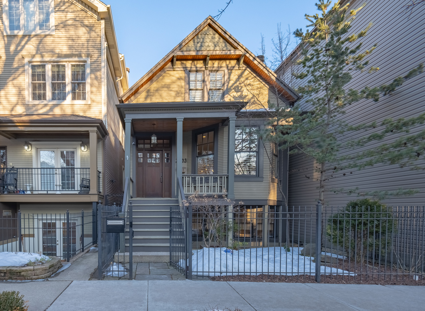 2903 North Racine Avenue Chicago, IL 60657 - Photo 1 of 29