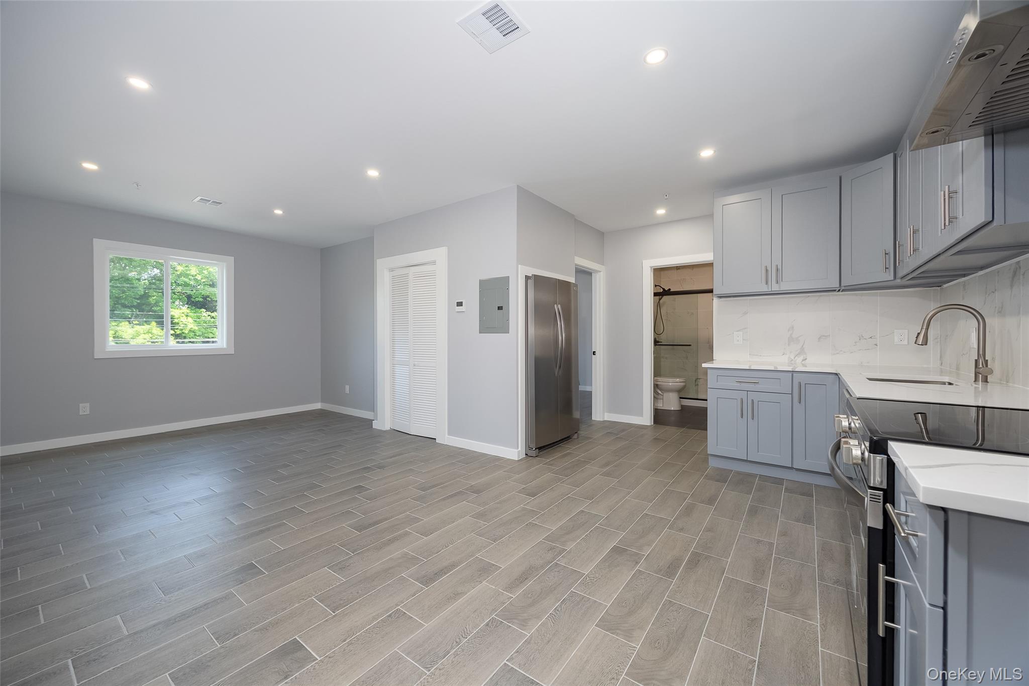 126 Innis Avenue, Unit 24 Poughkeepsie, NY 12601 - Photo 2 of 10