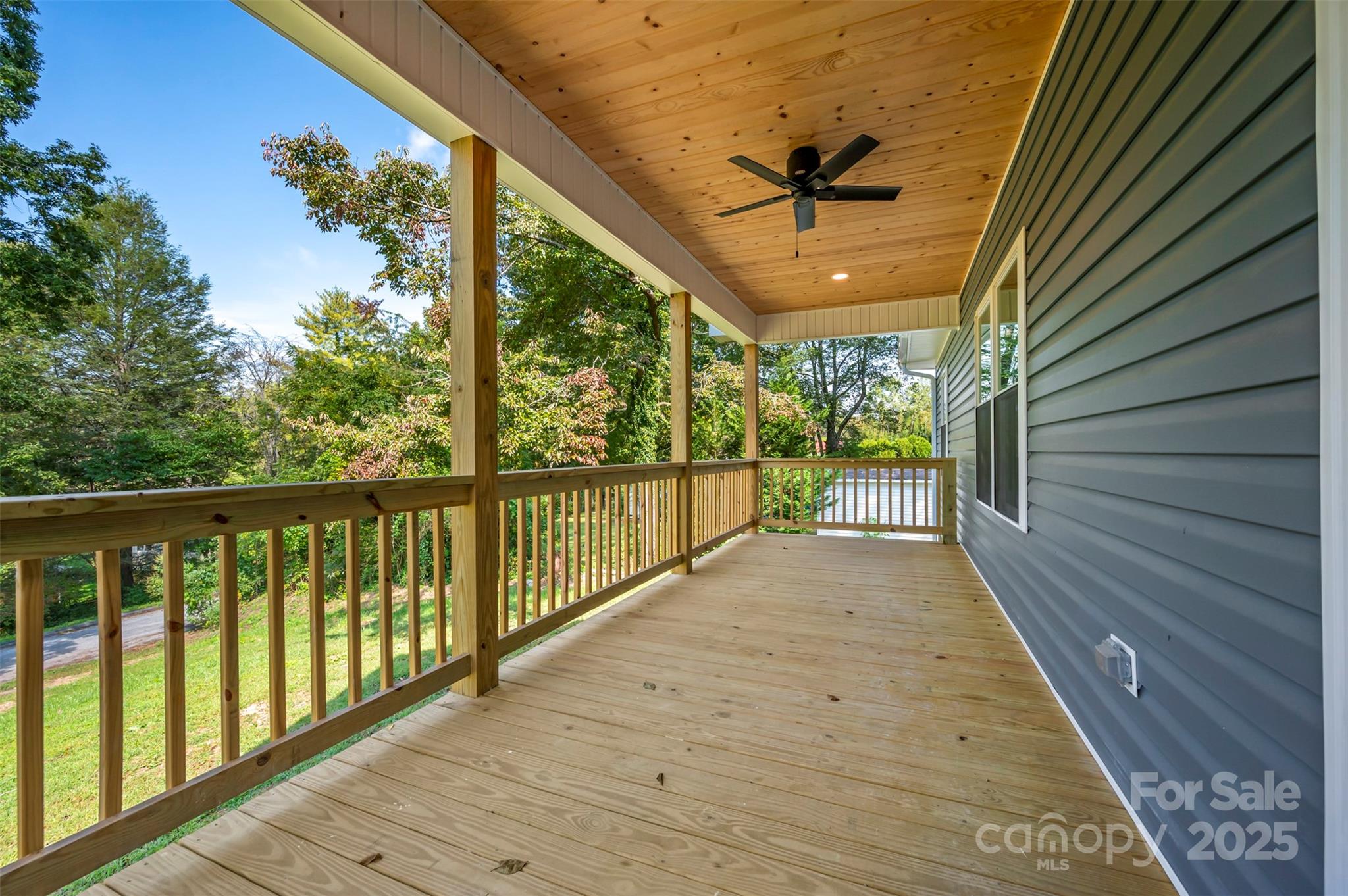 213 Calhoun Street Hendersonville, NC 28739 - Photo 13 of 32 a view of a porch