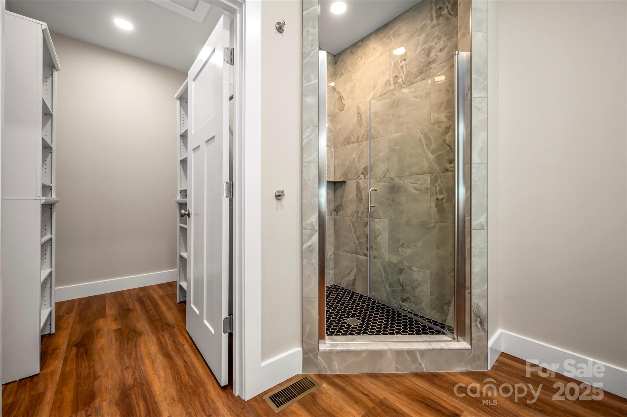 213 Calhoun Street Hendersonville, NC 28739 - Photo 19 of 32 a view of bathroom with shower
