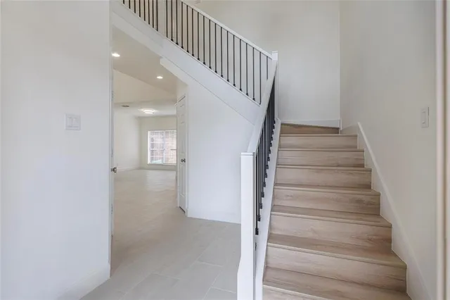 a view of entryway and hall