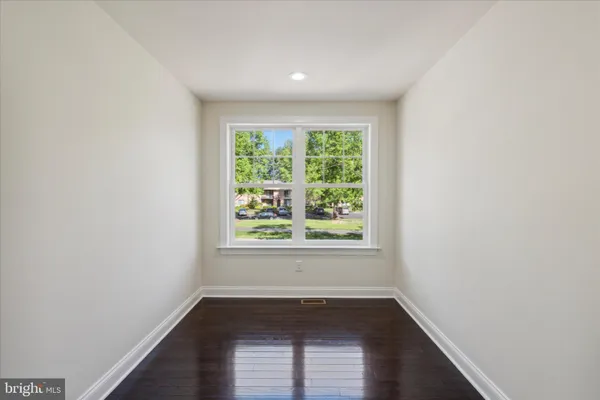 a view of empty room with window
