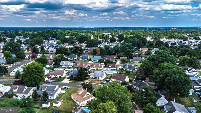 $2,900 | 12 Indigo Road, Levittown, PA 19057