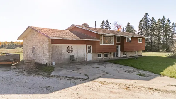 $1,200,000 | 9964 East M 48, Goetzville, MI 49736
