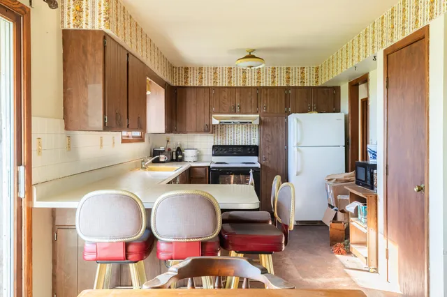 $1,200,000 | 9964 East M 48, Goetzville, MI 49736