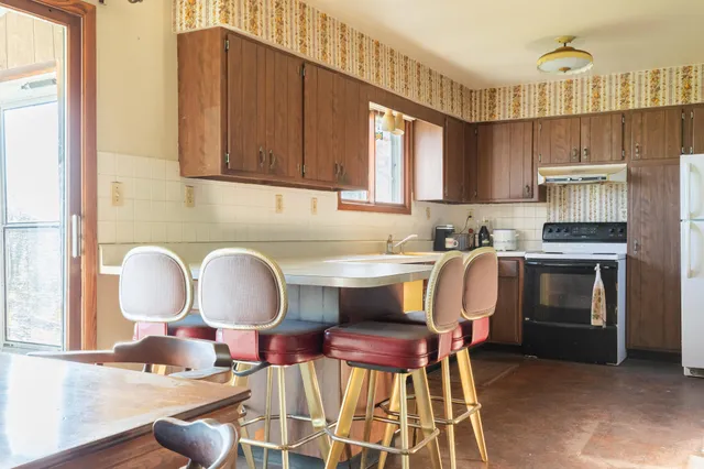 $1,200,000 | 9964 East M 48, Goetzville, MI 49736