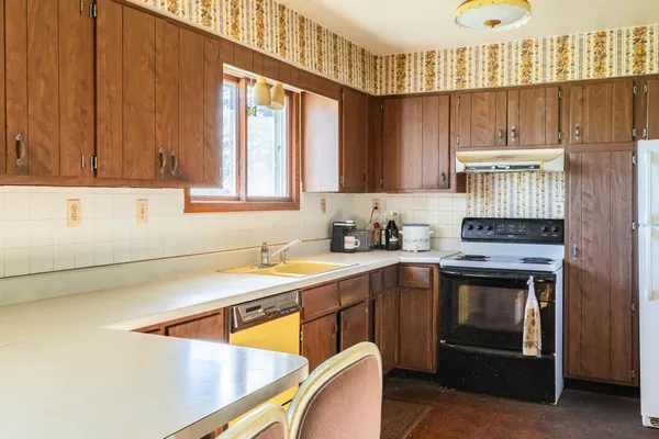 $1,200,000 | 9964 East M 48, Goetzville, MI 49736