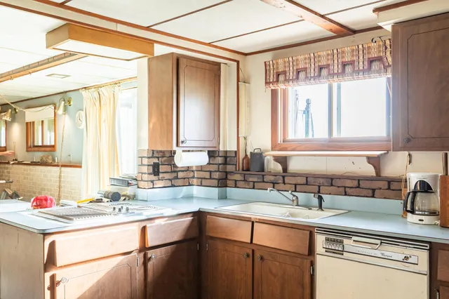 $1,200,000 | 9964 East M 48, Goetzville, MI 49736