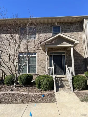$2,100 | 404 St James Court, St. Peters, MO 63376