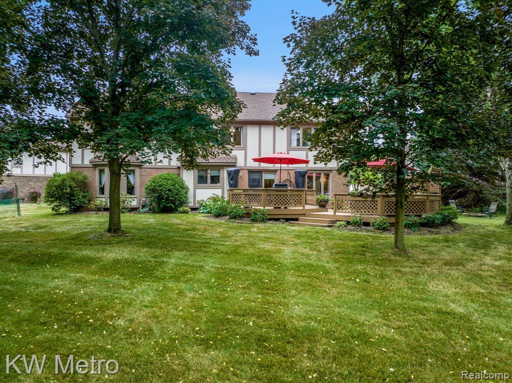 1372 Sherborn Court Rochester Hills, MI 48306 - Photo 40 of 48